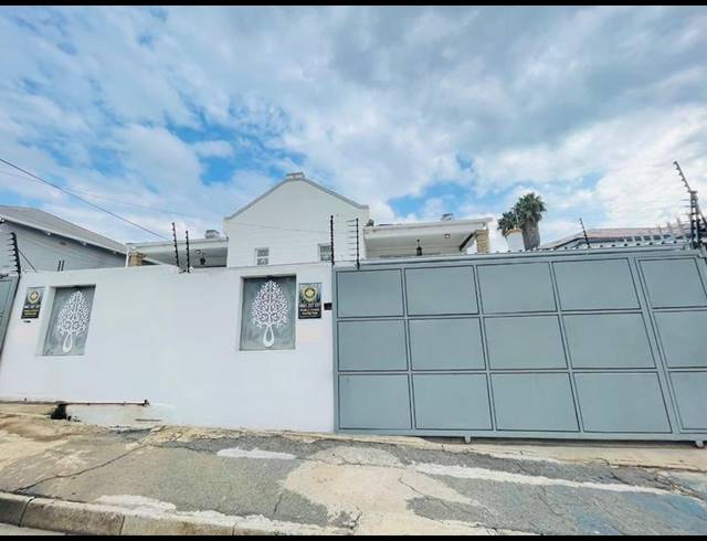 7 BEDROOM HOUSE FOR SALE IN ORANGE GROVE